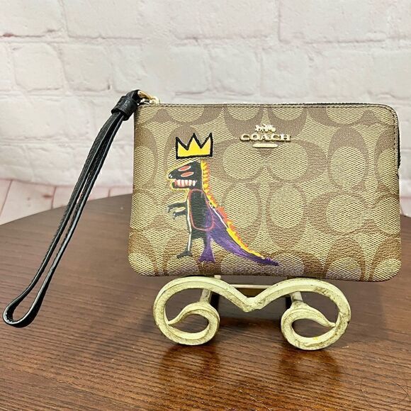 Coach X Jean Michel Basquiat Corner Zip Wristlet In Signature Canvas limited NWT - Picture 1 of 9